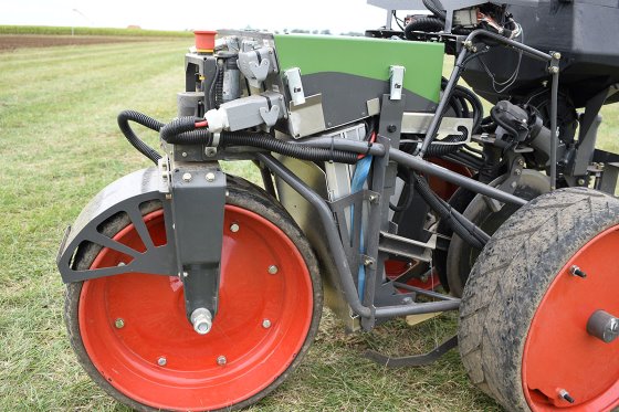Fendt demonstrates new generation Xaver field robots