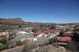 Ons platteland in Suid Afrika lyk alweer aantreklik maar die inwoners moet beheer neem. 